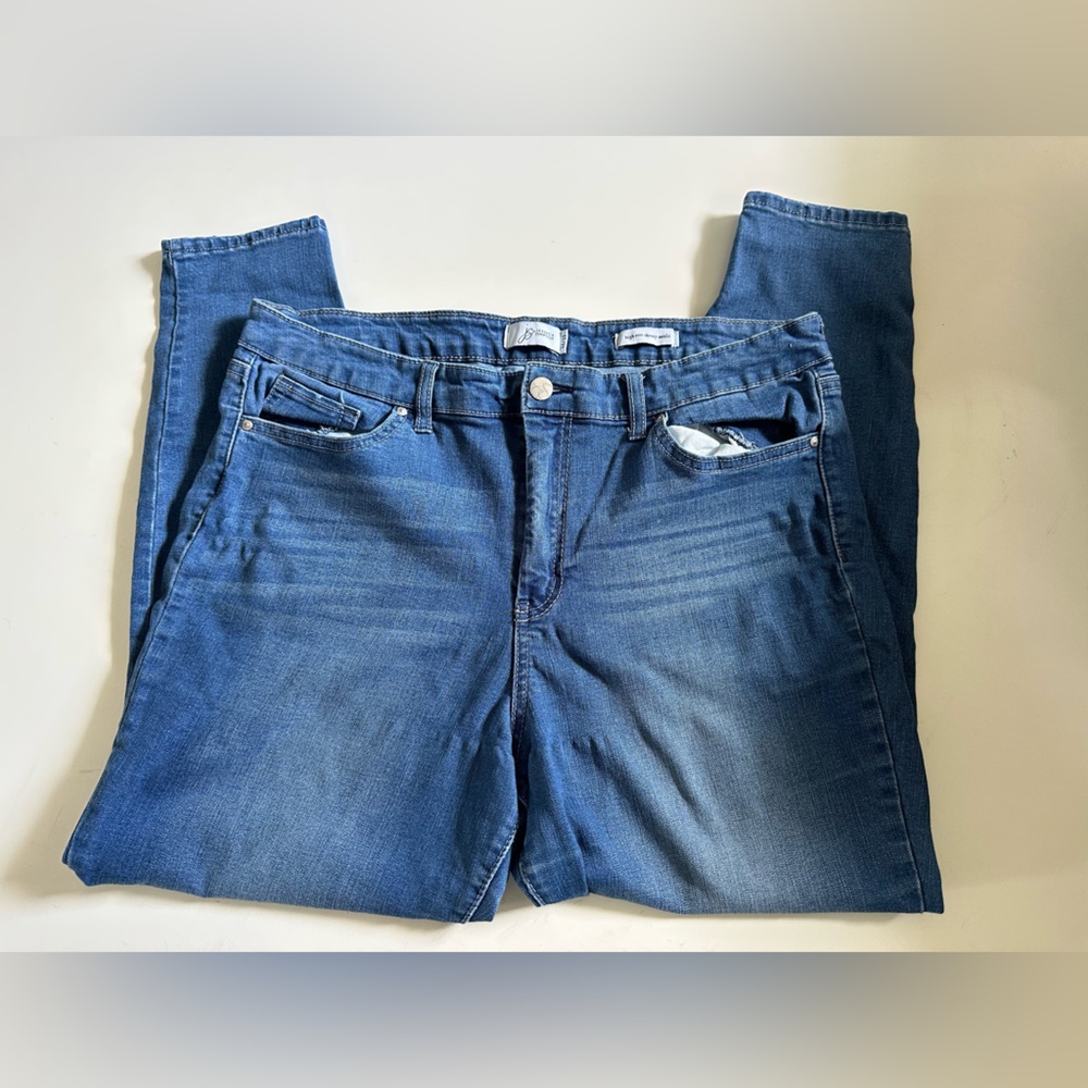 Jessica Simpson high rise skinny ankle jeans.  Size 16 / 33